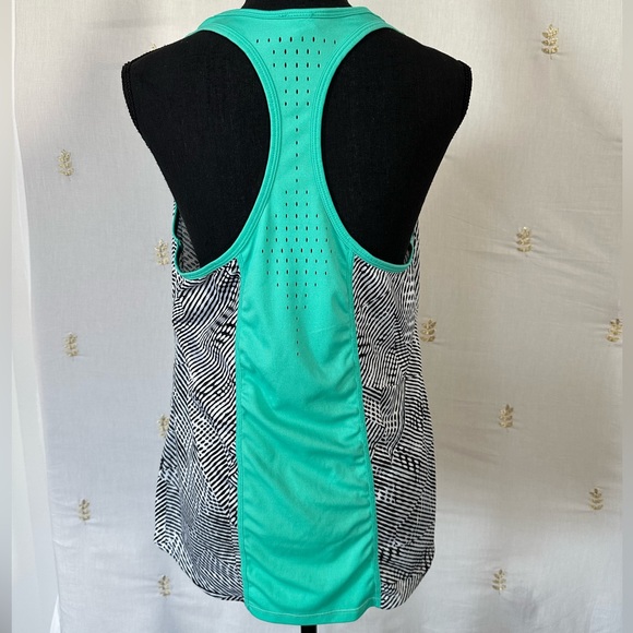 Champion DuoDry+ Razorback Tank - Picture 4 of 9